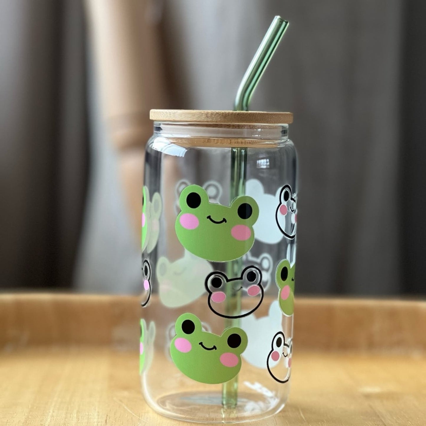 16oz Iced Coffee Glass with Glass Straw and Bamboo Lid - Frog Design