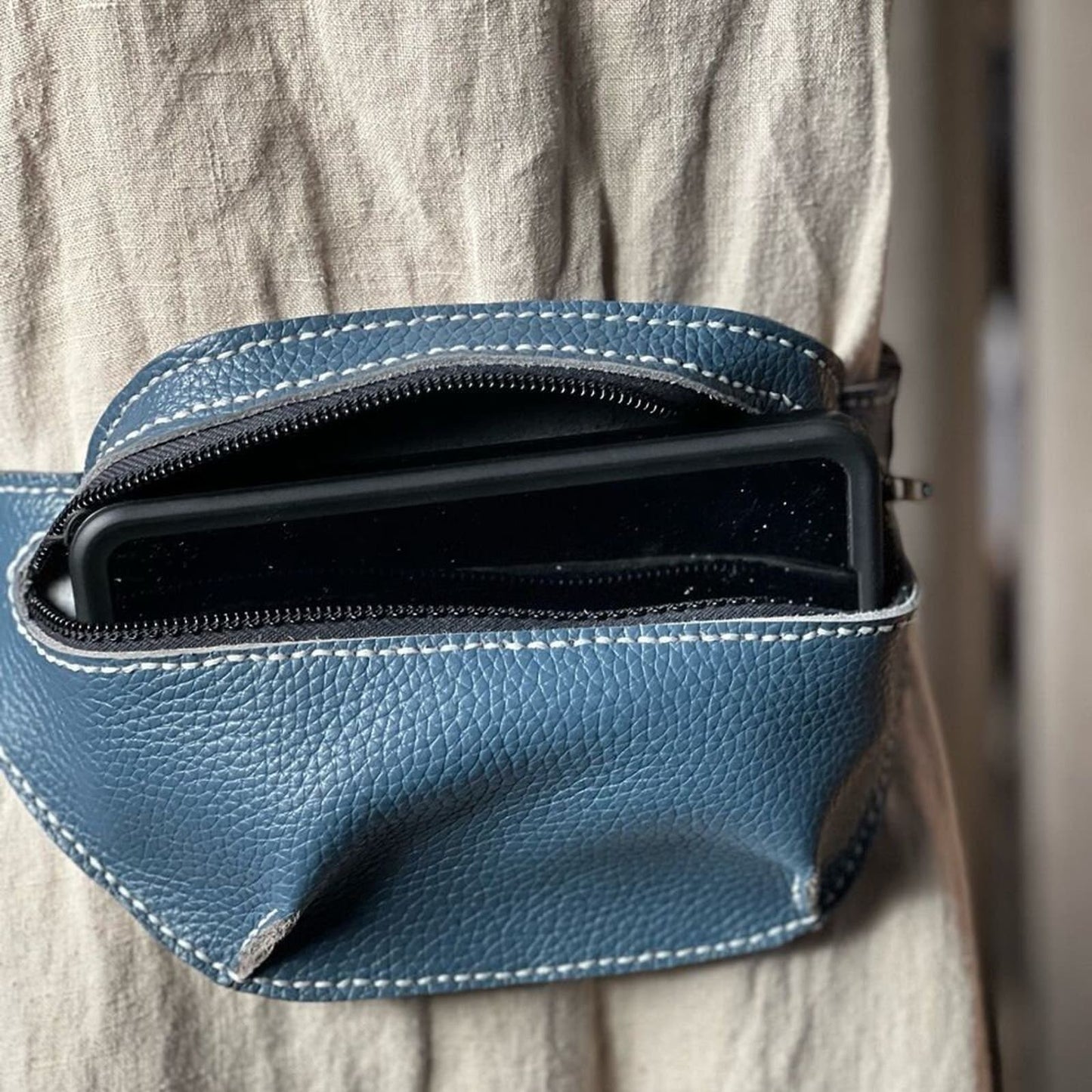 Blue Beauty: Handcrafted Leather Fanny Pack with Zipper Closure