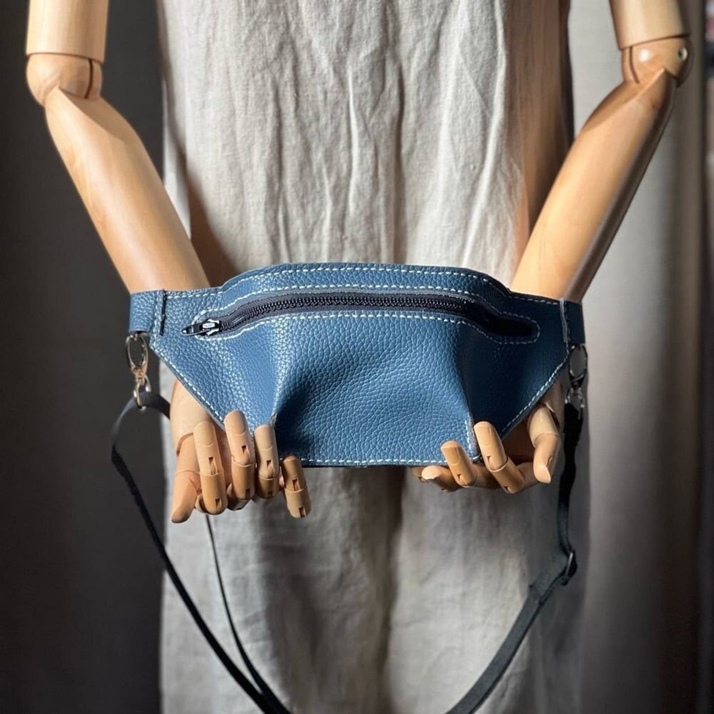 Blue Beauty: Handcrafted Leather Fanny Pack with Zipper Closure