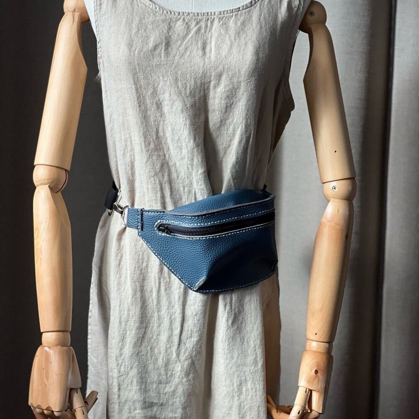 Blue Beauty: Handcrafted Leather Fanny Pack with Zipper Closure